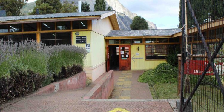 Autorizan arriendo de nuevo inmueble para la Escuela España de Coyhaique
