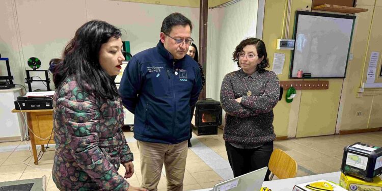 Delegado Regional destaca la innovación educativa de la Escuela Rural Río Blanco