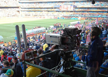 SERNAC Investiga Impacto de Cambios en TNT Sports y Cierre de Estadio TNT
