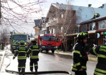 Incendio de céntrico hotel de Coyhaique interrumpió la normalidad de la ciudad