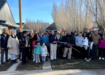 Diez familias de Puerto Ibáñez estrenan hogar a tiempo para las Fiestas Patrias