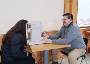 Emporcha acerca la salud visual a los trabajadores del puerto con operativo oftalmológico