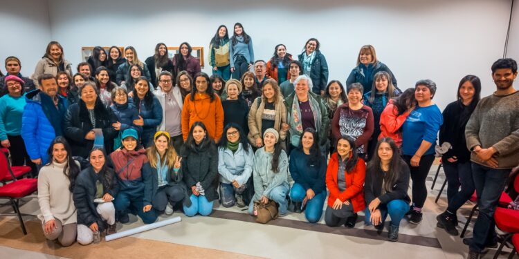 Un nepalí en la Patagonia: maestro de yoga comparte sus saberes ancestrales