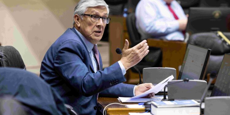 Pensiones: Sandoval valora acuerdo en el Senado para tramitar reforma previsional