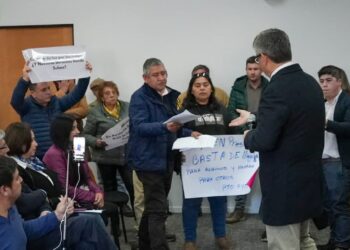 Gobernadora Macías pide celeridad al Congreso por dificultades en materia eléctrica