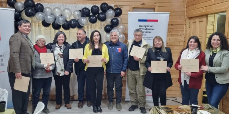 Gobierno rinde homenaje a dirigentes sociales en Aysén