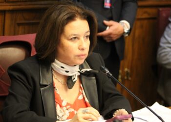 Senadora Órdenes sobre falta de un sistema instrumental de aterrizaje en aeródromo de Balmaceda: “es la puerta de entrada a una región que además tiene vocación turística”