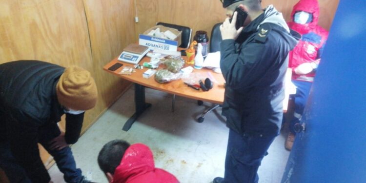Interno de cárcel de Puerto Aysén coordinaba tráfico de droga vía Instagram y WhatsApp