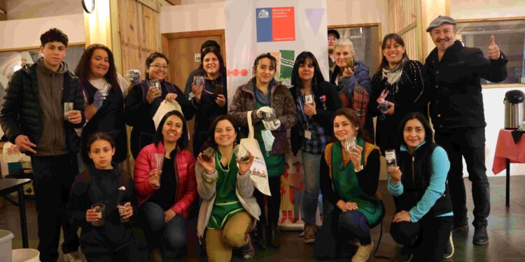 Programa Quiero Mi Barrio Cochrane y Reciclajes Martino Impulsan Conciencia Ambiental con Charlas y Talleres de Reciclaje