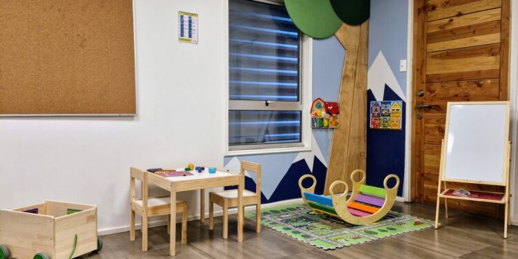 Registro Civil de Cochrane inaugura espacio infantil en oficina regional