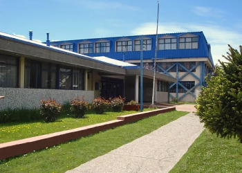 Nuevo hecho de violencia escolar en Coyhaique: Estudiante trans recibe golpiza al interior de liceo de la capital regional