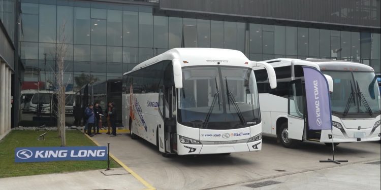 Municipalidad de Aysén Adquire Buses Eléctricos para Adultos Mayores y Estudiantes Universitarios
