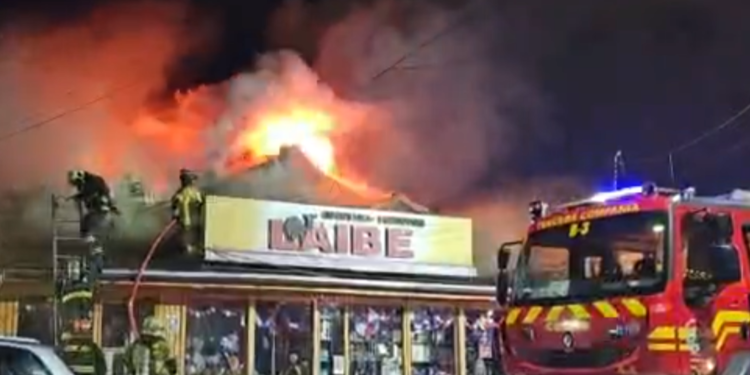 Incendio en Puerto Aysén deja daños significativos en la tradicional «Casa Laibe»