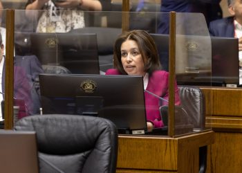 Órdenes cuestiona la gestión de las listas de espera y exige cambios al Gobierno