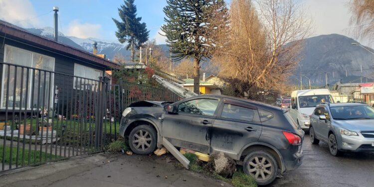 Mujer herida tras accidente de tránsito en Coyhaique