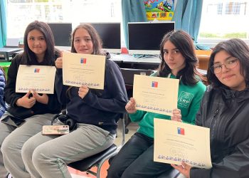 Reconocimiento a estudiantes de Aysén que alcanzaron el Bono Logro Escolar