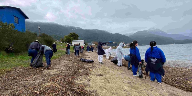 Limpieza de Playas en Puerto Chacabuco Moviliza a 150 Voluntarios