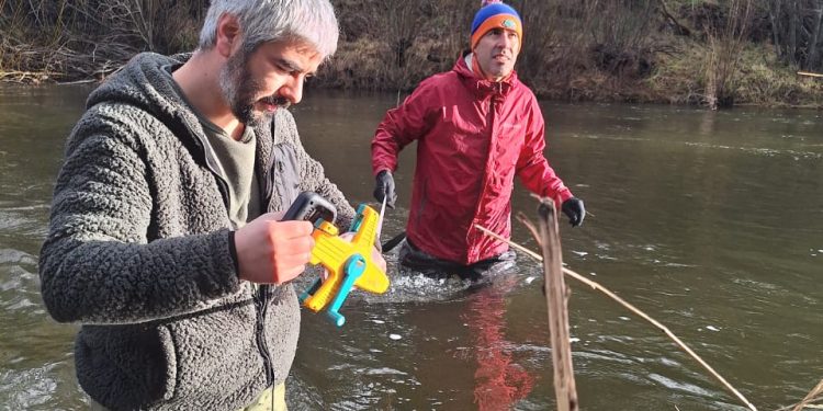 CIEP busca métodos innovadores para medir el caudal de los ríos de Aysén