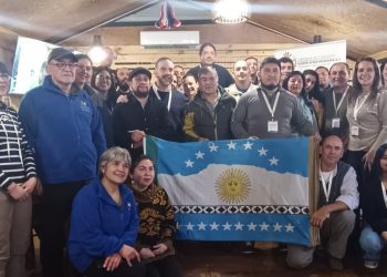 Puerto Aysén y Sarmiento Firman Acuerdo Binacional de Turismo