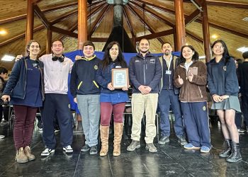 Colegio Santa Teresa de los Andes de Puerto Aysén recibe reconocimiento por mejor proyecto ambiental en Aysén