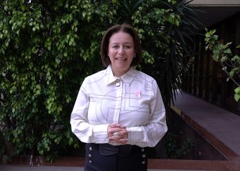 Senadora Órdenes hace un llamado al autocuidado frente al cáncer de mama