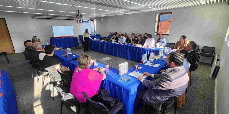 Candidatos a Alcalde de Coyhaique Dialogan sobre Desafíos Urbanos con la Cámara Chilena de la Construcción