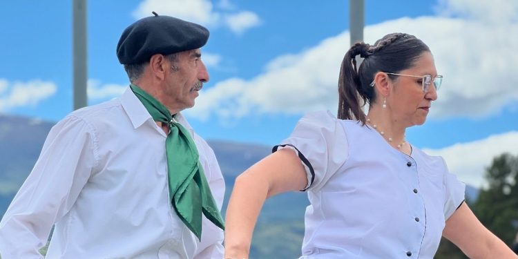 Coyhaique celebra sus 95 años con «Flor de Fiesta» en el Parque Municipal