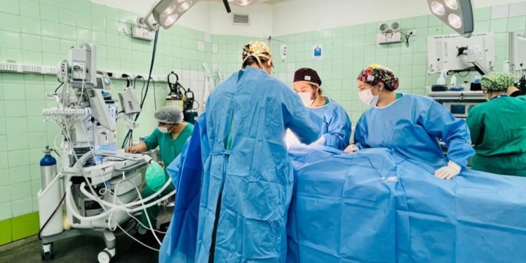 Operativo Médico-Quirúrgico de la Corporación Renal Infantil MATER y Hospital Regional de Coyhaique