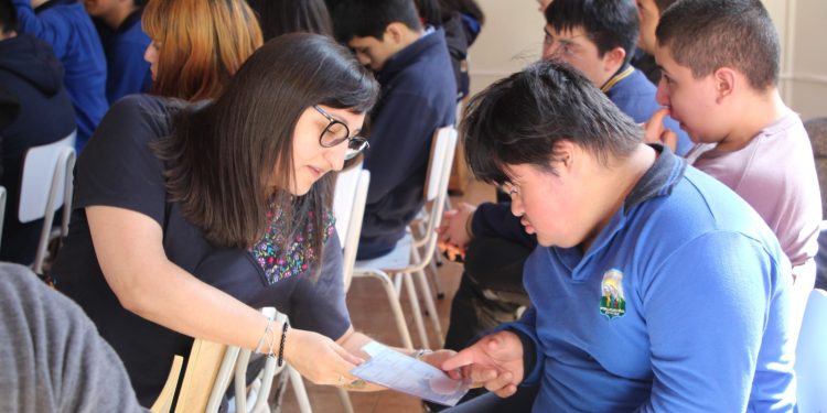 Promueven Participación Política de Personas con Discapacidad en Coyhaique