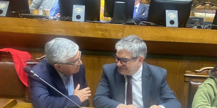 Sandoval durante debate de comisión mixta de Presupuesto 2025:  “No tenemos en la zona austral una conectividad terrestre eficiente que le permita transformarse en un verdadero motor del desarrollo”