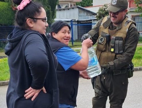 Carabineros Distribuye Más de 12 Mil Litros de Agua en Puerto Aysén Tras Corte de Suministro