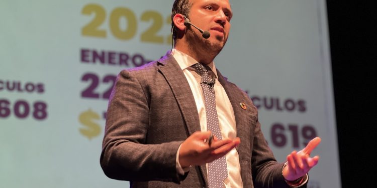 Alcalde de Coyhaique Carlos Gatica Anuncia Período de Reflexión y Suspensión Temporal de su Militancia en la Democracia Cristiana