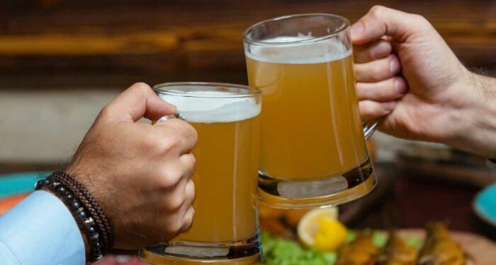 La mitad de la población laboral que consume alcohol se ha embriagado al menos una vez en el último mes