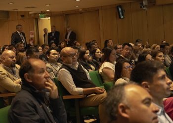 Autoridades y Expertos Debaten sobre Aportes y Retos de las Cooperativas en Chile