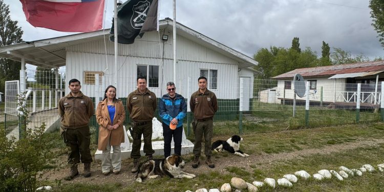 La Alcaldesa Electa de Lago Verde y Cónsul Argentino Visitan Unidad Fronteriza de Carabineros Alto Río Cisnes