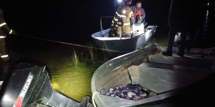 Rescatan a grupo familiar en Lago Rosselot tras alerta por no retorno