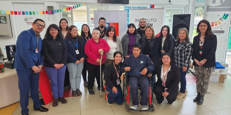 Doce cuidadores y usuarios de la Teletón realizaron una muestra de sus emprendimientos