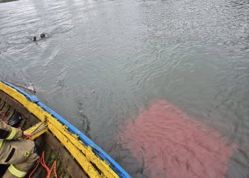 Rescate de Madre y Lactante Tras Volcamiento en Río Cisnes