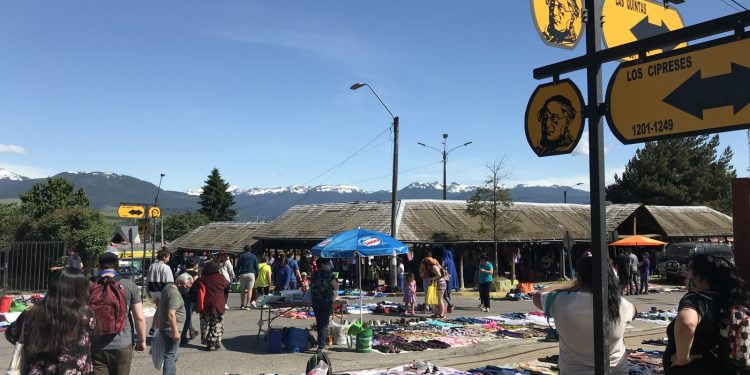 Nueva Medida de Tránsito para Mejorar la Seguridad en la Feria Libre Víctor Domingo Silva de Coyhaique