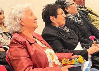 Emotiva Ceremonia Premia a Ganadores del Concurso Literario Autobiográfico en Coyhaique