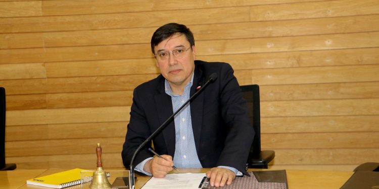 Gobernador Regional Critica al Gobierno por Falta de Transferencia de Recursos