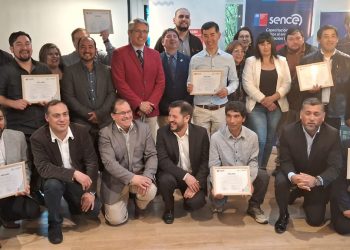 Entrega de diplomas en Coyhaique y Puerto Aysén marca hito en formación técnica en la región