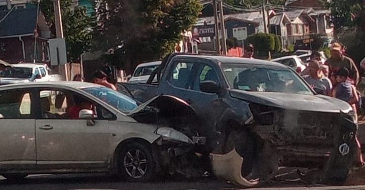 Colisión en Coyhaique deja tres personas lesionadas