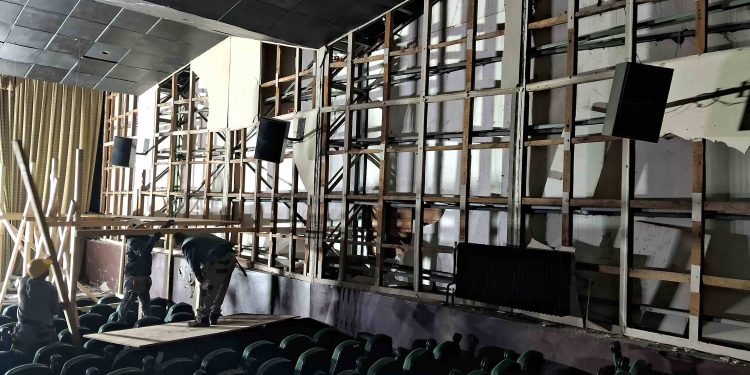 Aysén da el primer paso para reabrir el histórico cine teatro municipal