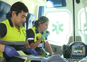 Coyhaique: Accidente en calle Unión y atropello de una persona en la vía pública