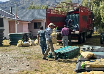 Productores caprinos de Río Ibáñez reciben equipamiento para fortalecer su rubro