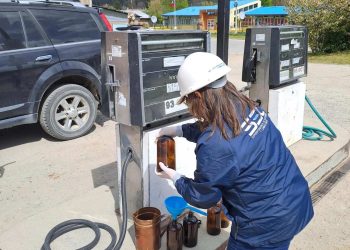 Vecinos de Puerto Guadal preocupados por cierre de su única estación de combustible