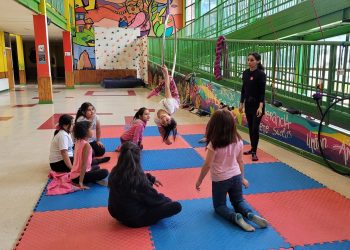 Talleres de circo, danza y yoga llenan de alegría las vacaciones de niños en Puerto Aysén