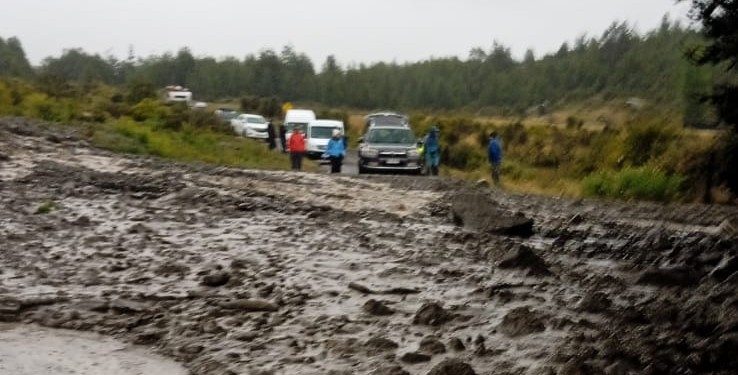 Ruta a Exploradores habilitada tras rodado provocado por lluvias