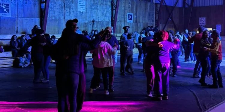 Villa La Tapera coronó a su Reina 2025 en una noche llena de emoción y tradición